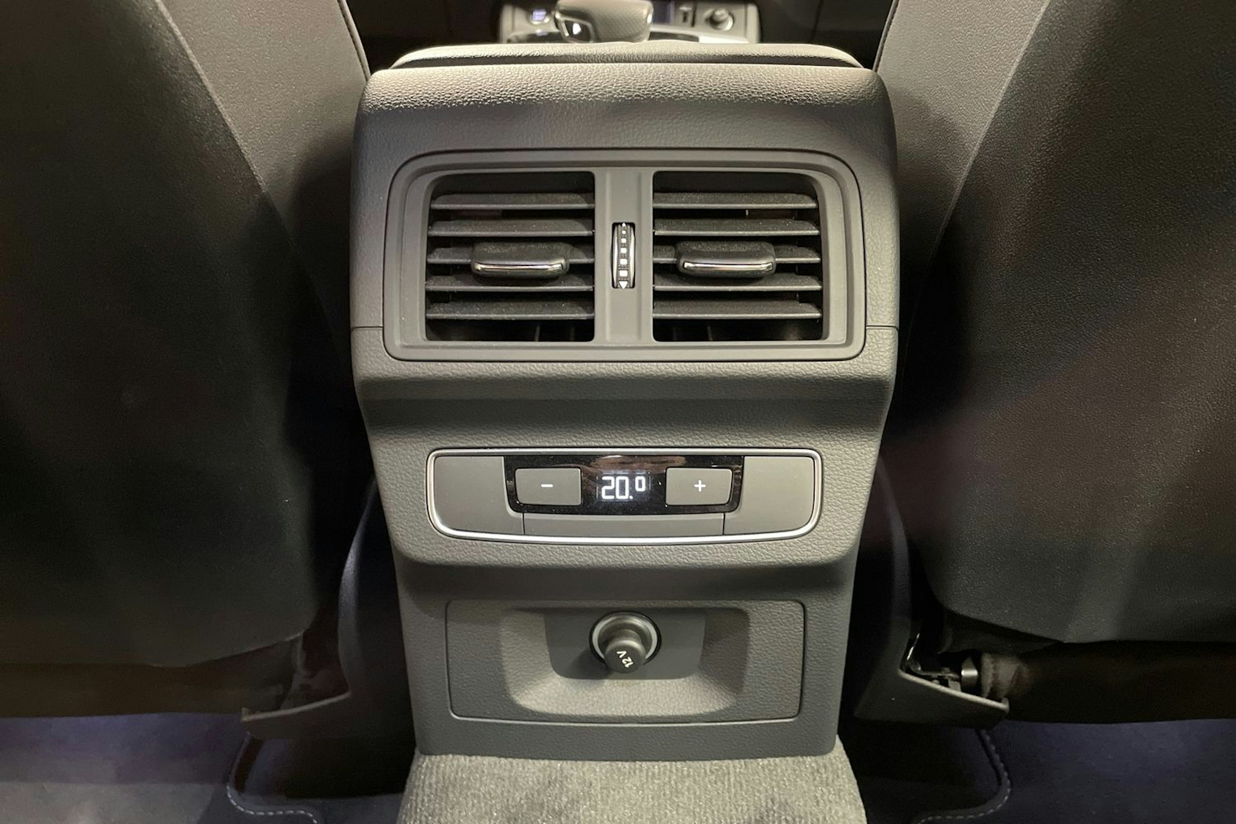 vihreä Audi Q5 2023 kuva 31.