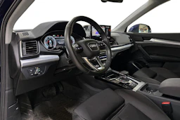 sininen Audi Q5 2023 kuva 3.
