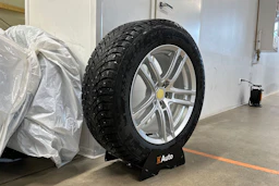 sininen Audi Q5 2023 kuva 10.