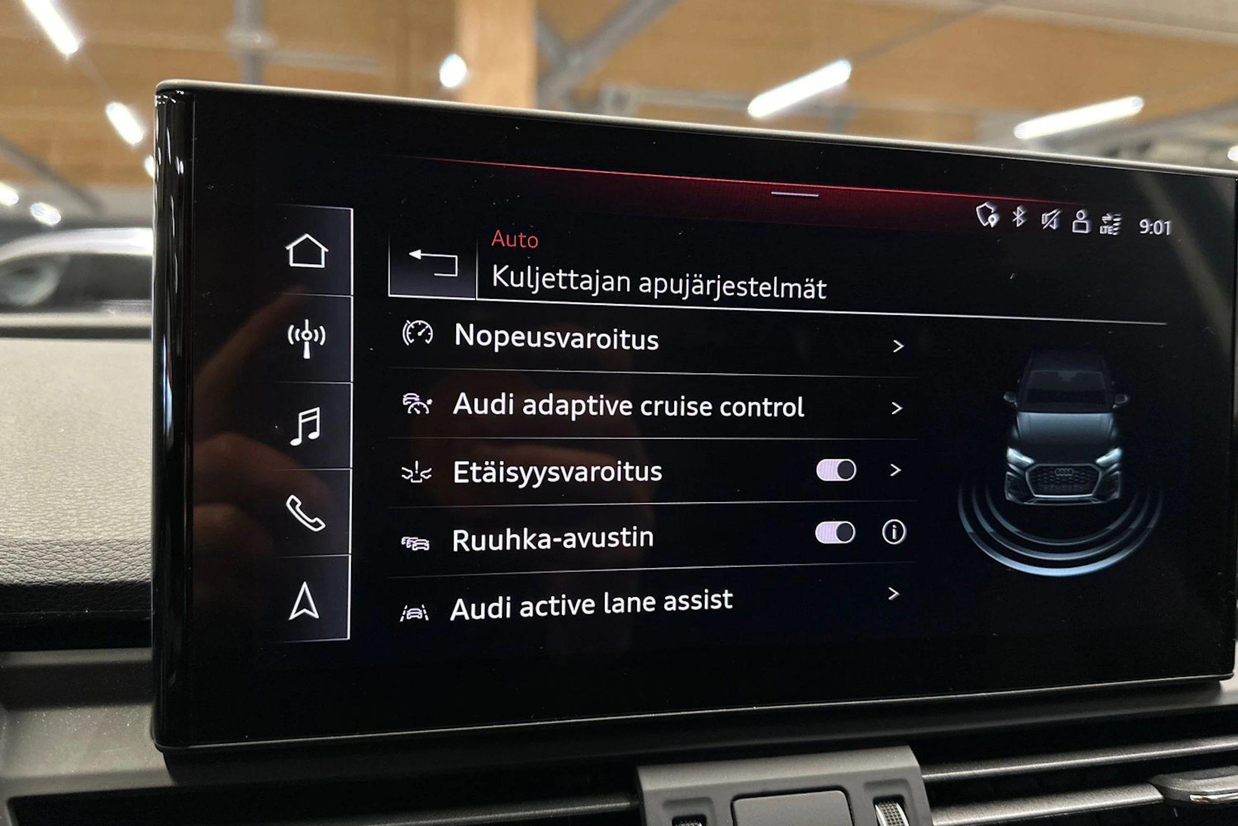 sininen Audi Q5 2023 kuva 15.