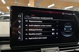 sininen Audi Q5 2023 kuva 15.