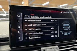 sininen Audi Q5 2023 kuva 16.