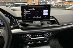 sininen Audi Q5 2023 kuva 17.