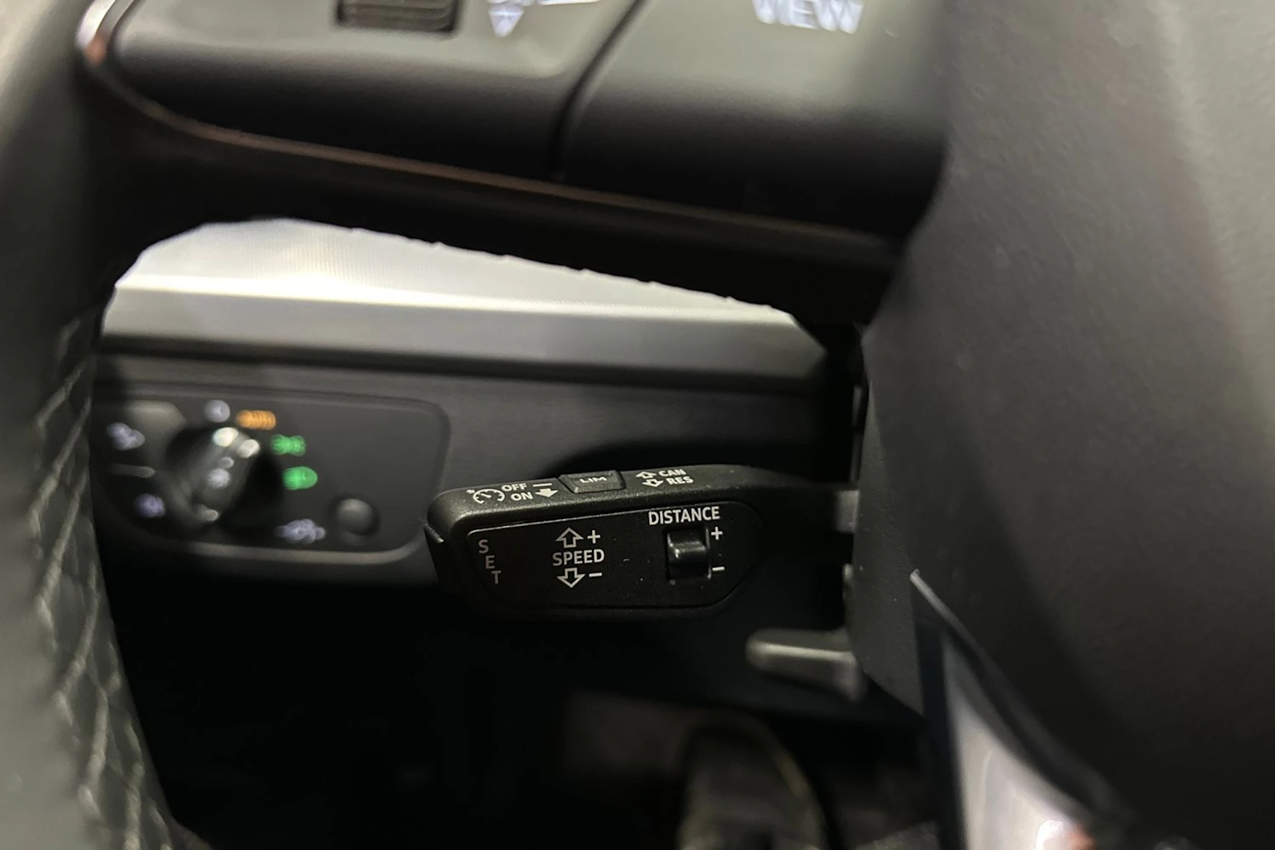 sininen Audi Q5 2023 kuva 20.