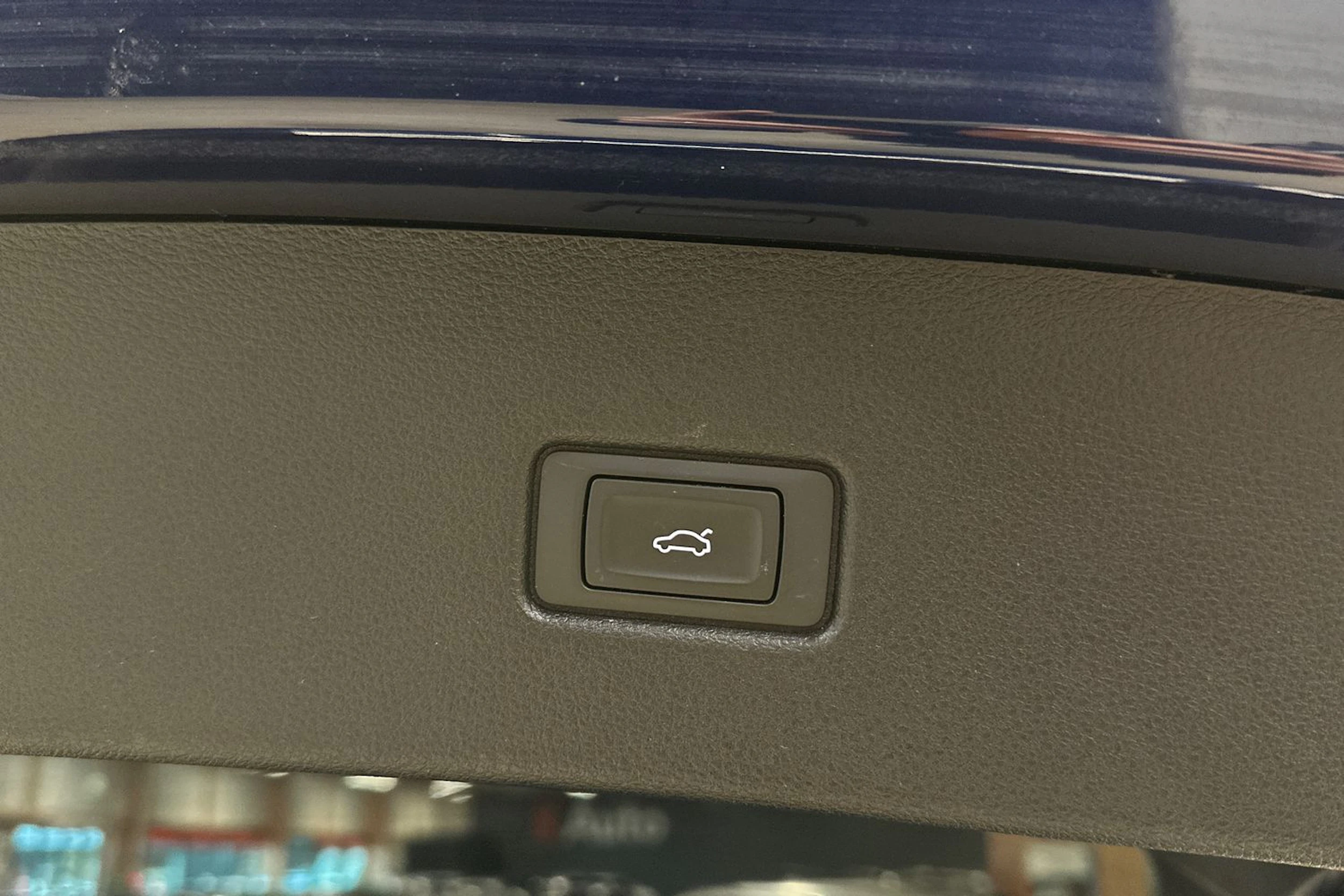 sininen Audi Q5 2023 kuva 28.