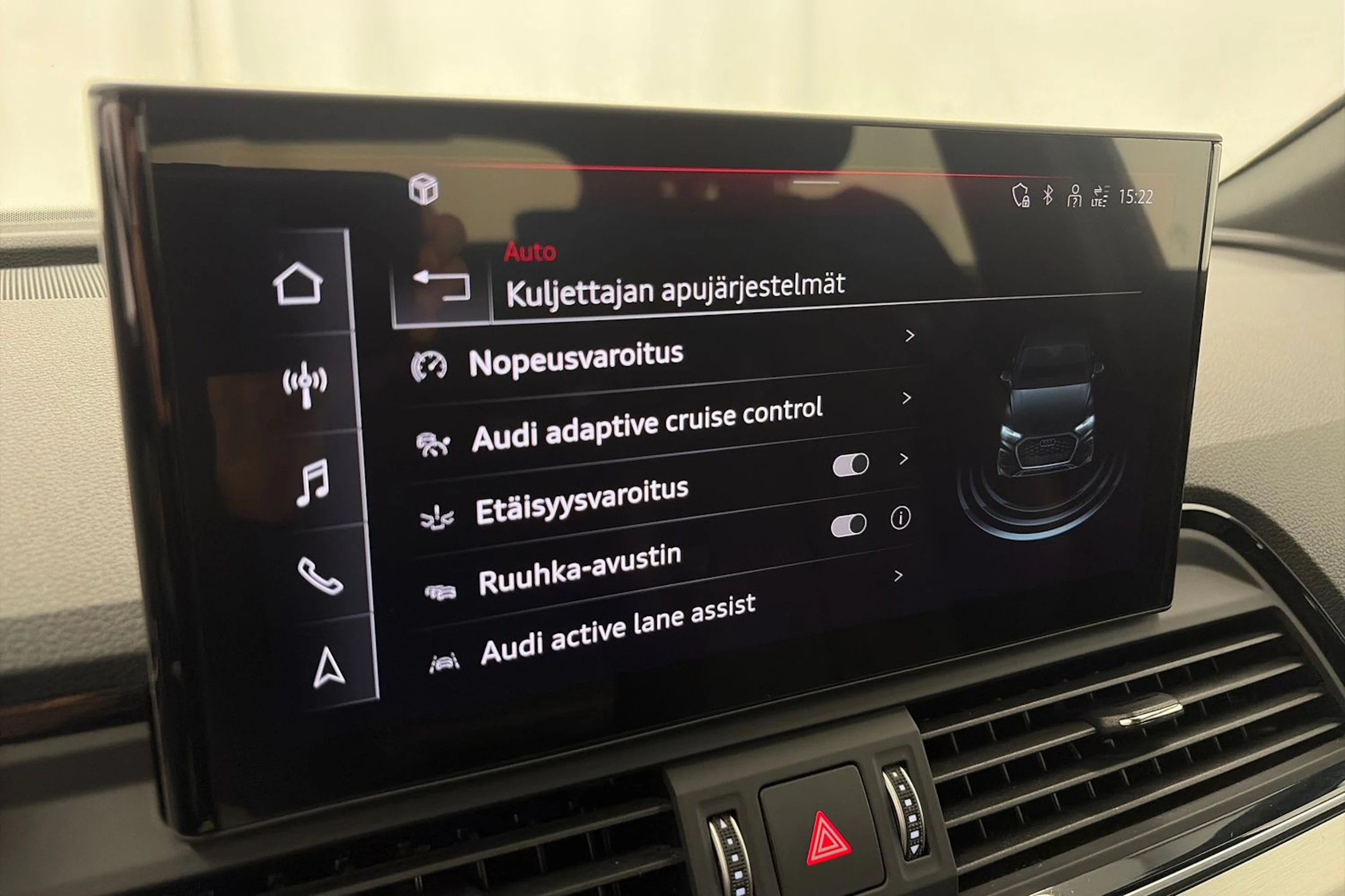 valkoinen Audi Q5 2023 kuva 20.