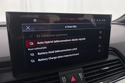 valkoinen Audi Q5 2023 kuva 22.
