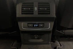 valkoinen Audi Q5 2023 kuva 33.