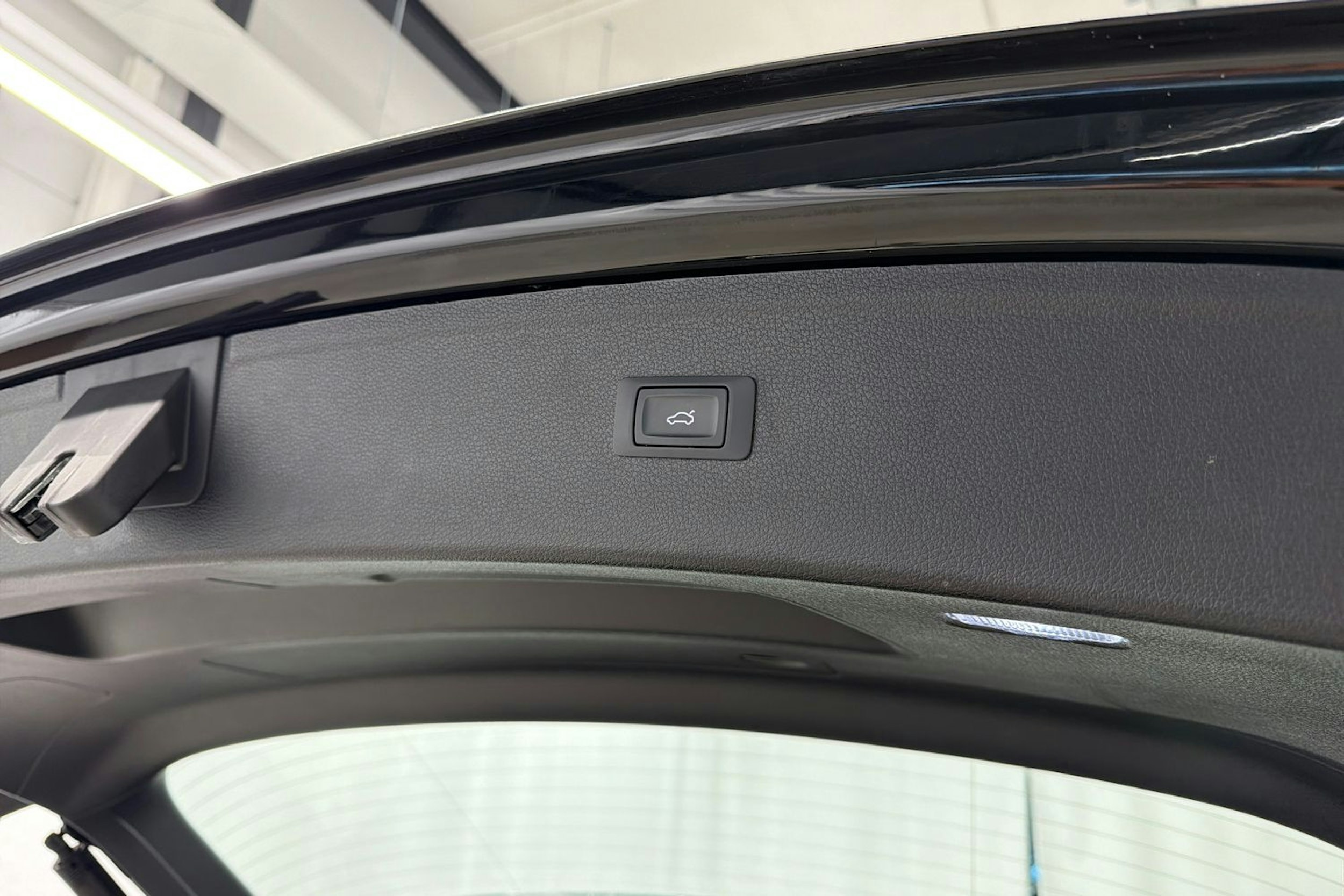 musta Audi Q5 2023 kuva 16.