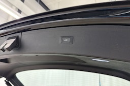 musta Audi Q5 2023 kuva 16.