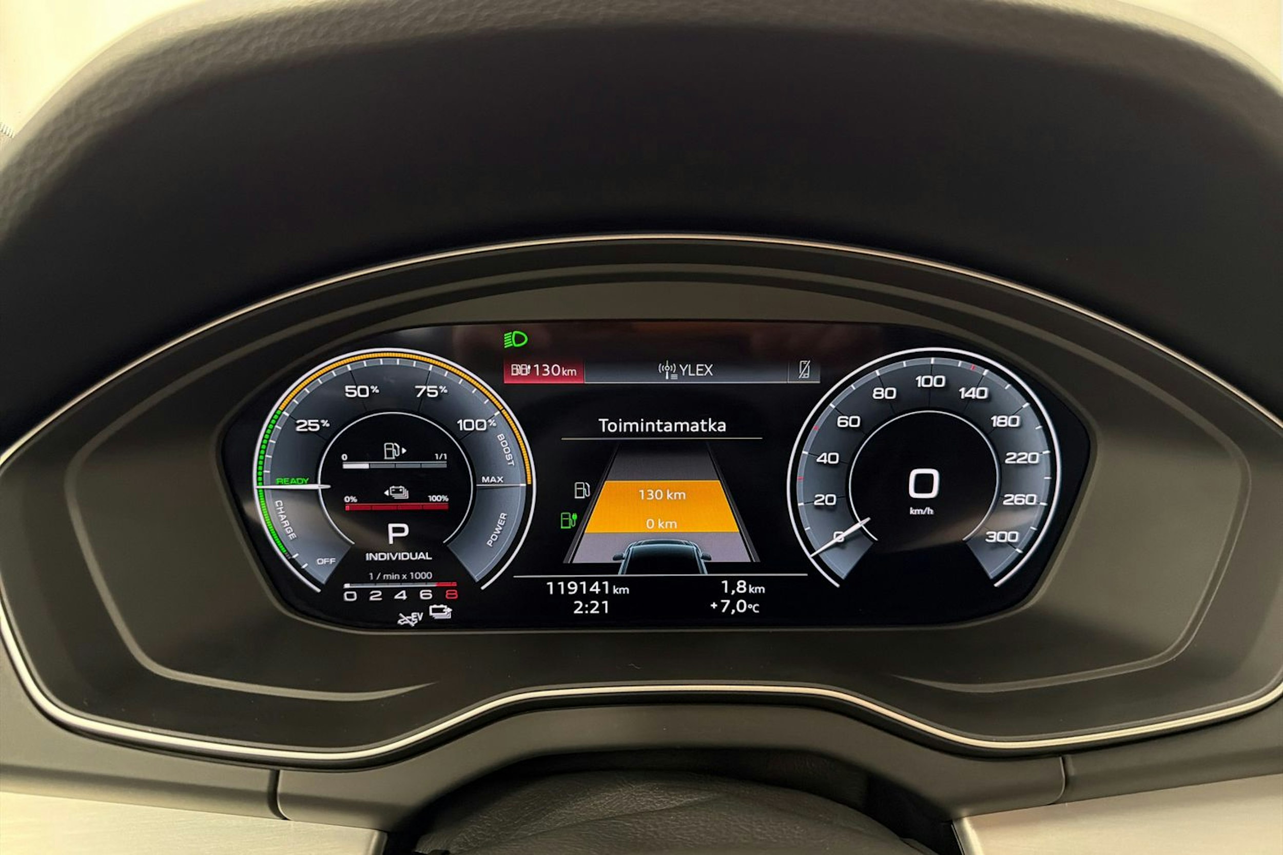 musta Audi Q5 2023 kuva 23.