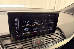 musta Audi Q5 2023 kuva 26.