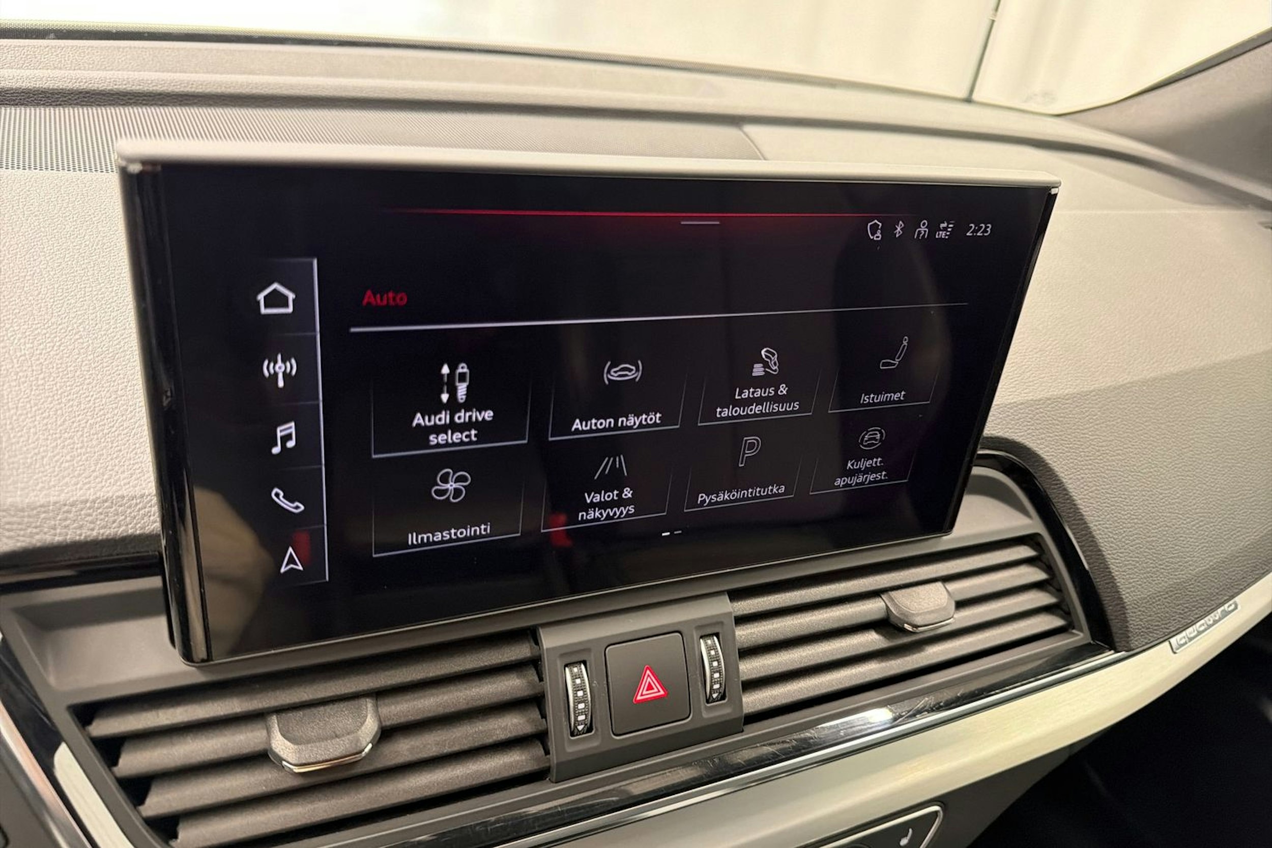 musta Audi Q5 2023 kuva 27.