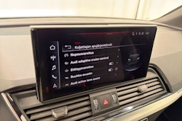musta Audi Q5 2023 kuva 28.