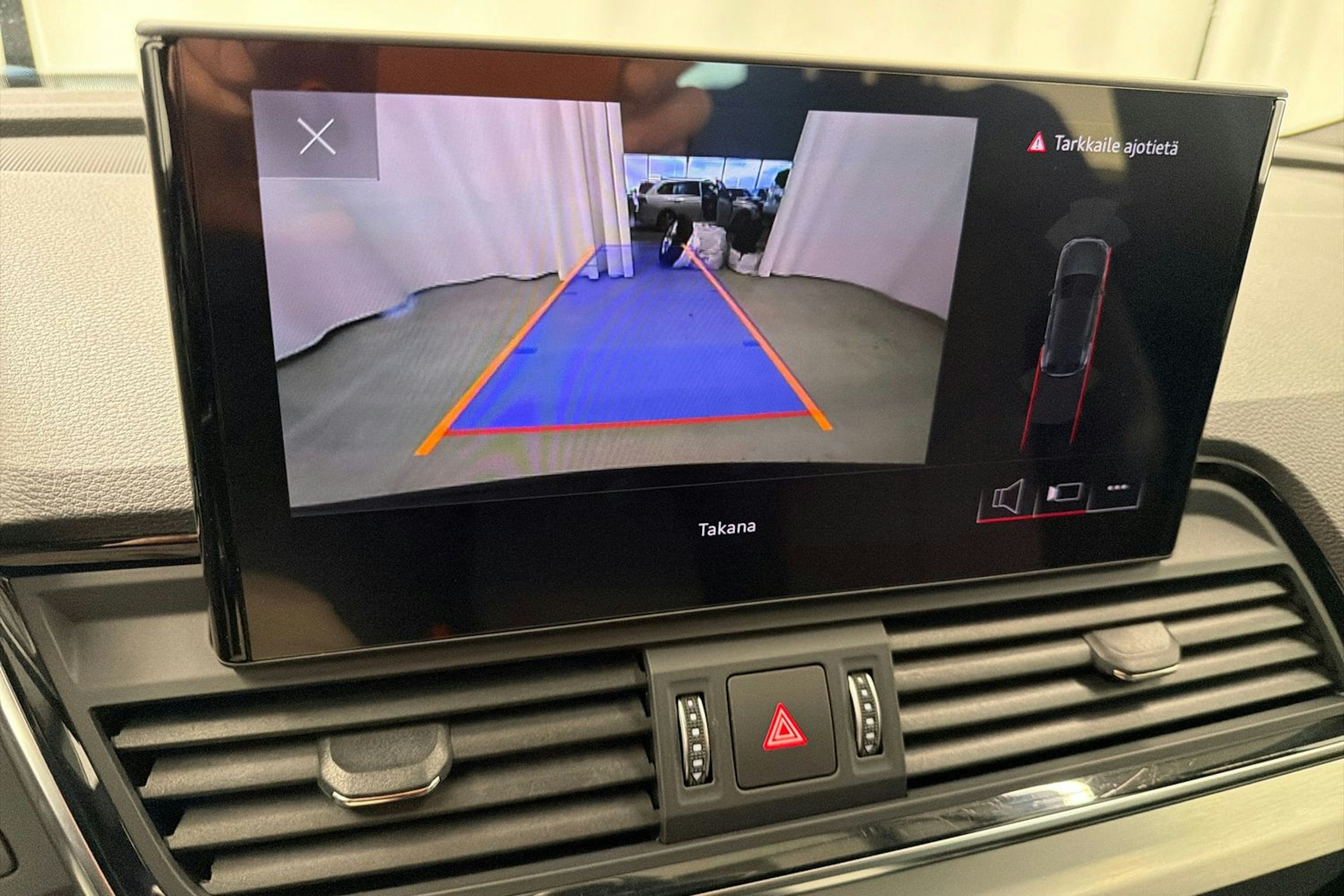 musta Audi Q5 2023 kuva 31.