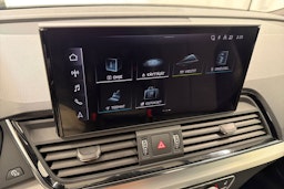 musta Audi Q5 2023 kuva 33.