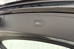 musta Audi Q5 2023 kuva 42.