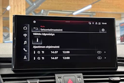 punainen Audi Q5 2023 kuva 26.