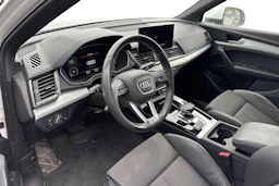 valkoinen Audi Q5 2023 kuva 3.