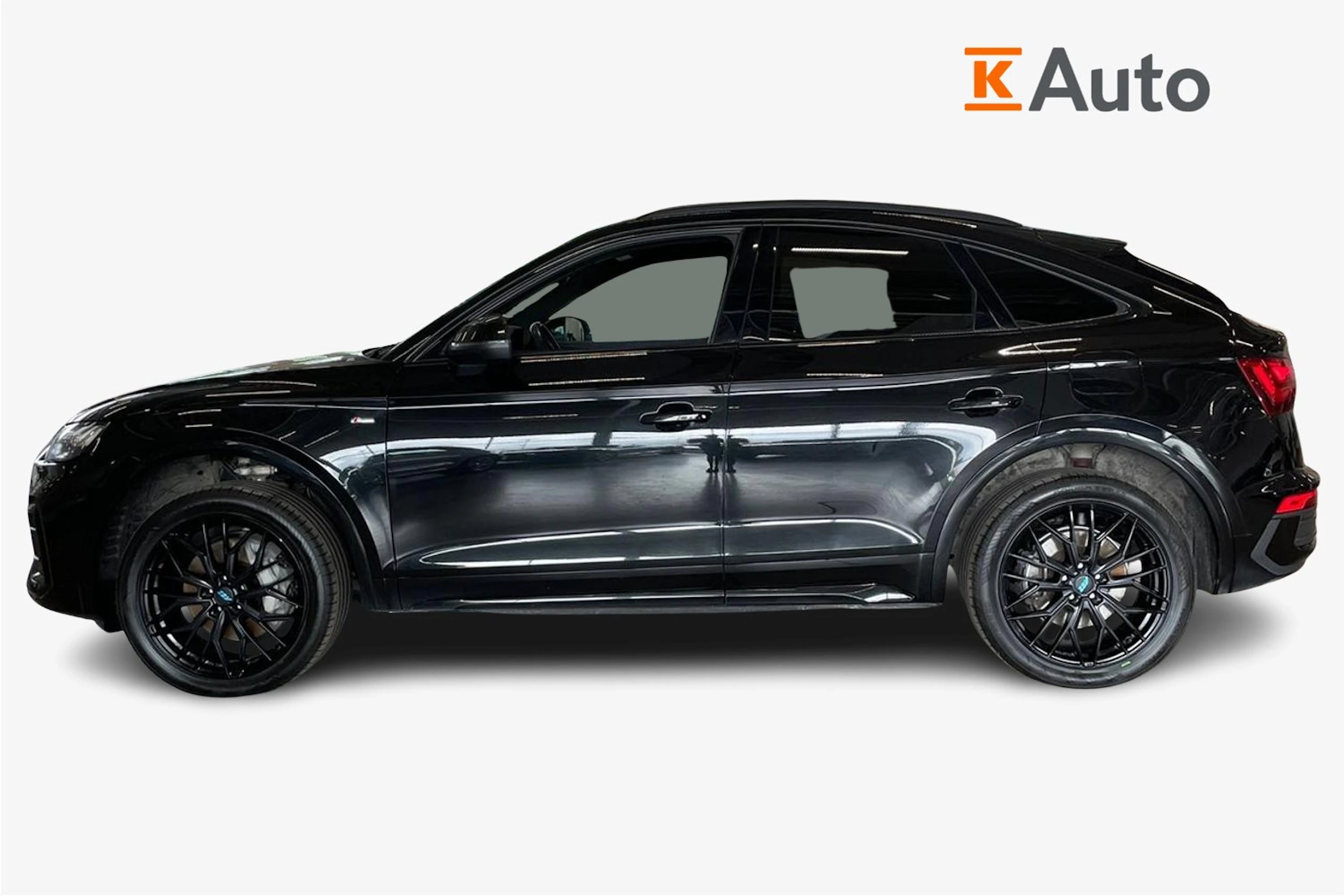 met. musta Audi Q5 2023 kuva 5.