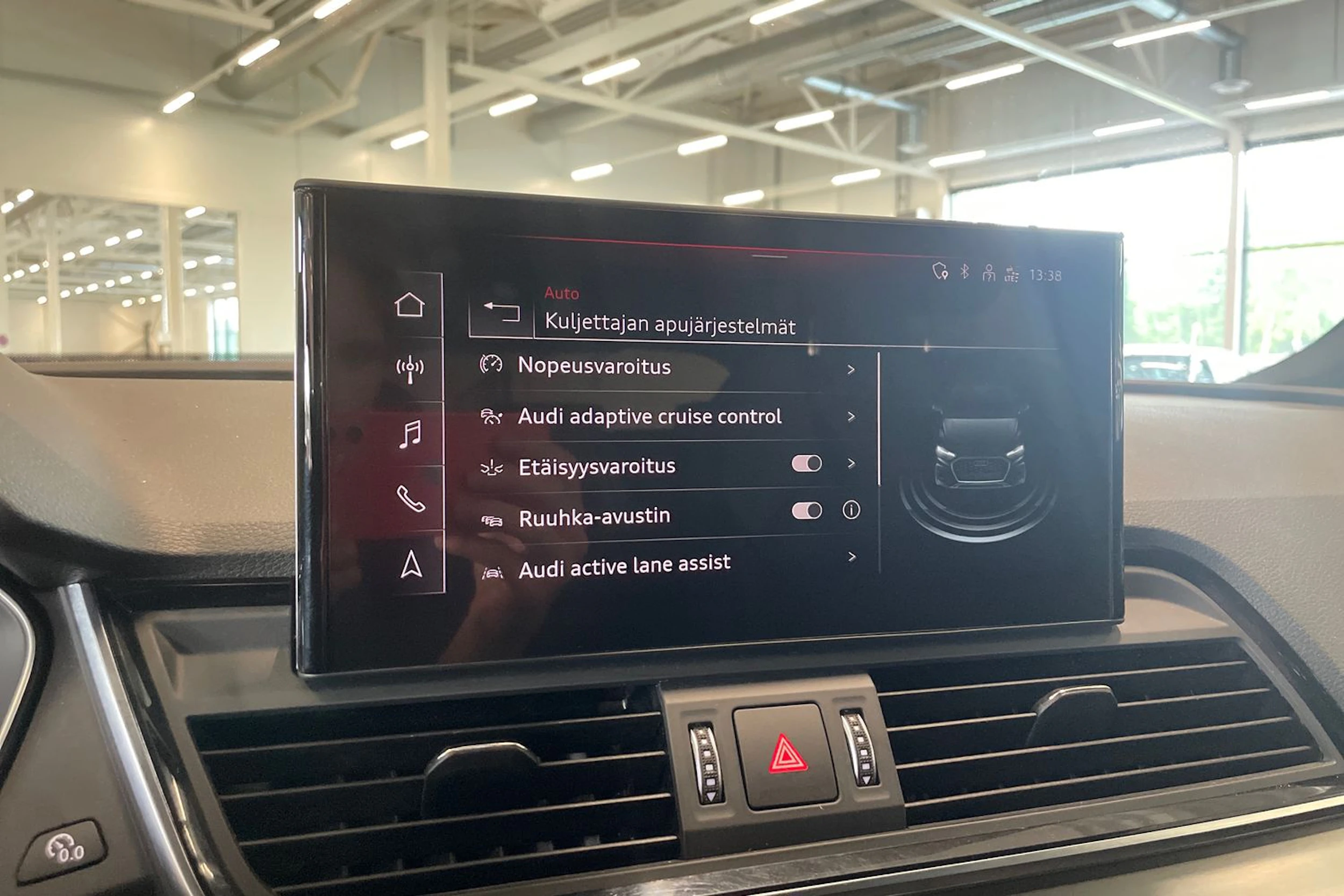 met. musta Audi Q5 2023 kuva 26.