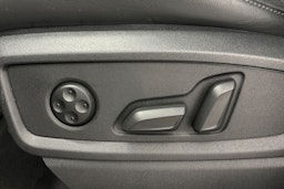 met. sininen Audi Q5 2023 kuva 15.