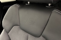 met. sininen Audi Q5 2023 kuva 16.