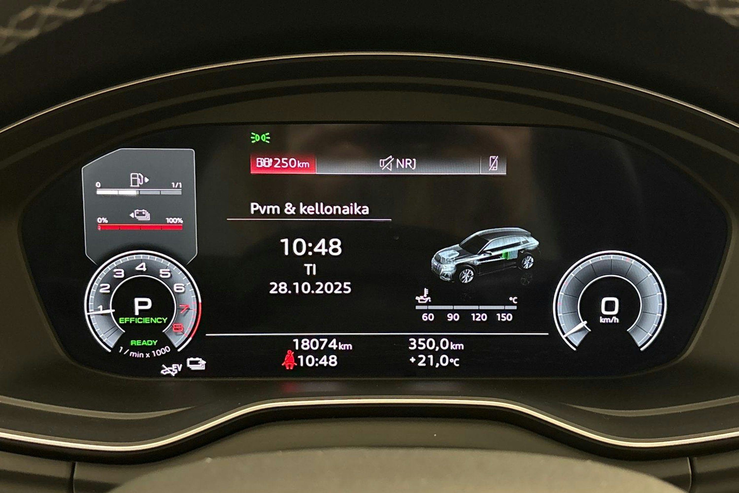 met. sininen Audi Q5 2023 kuva 21.