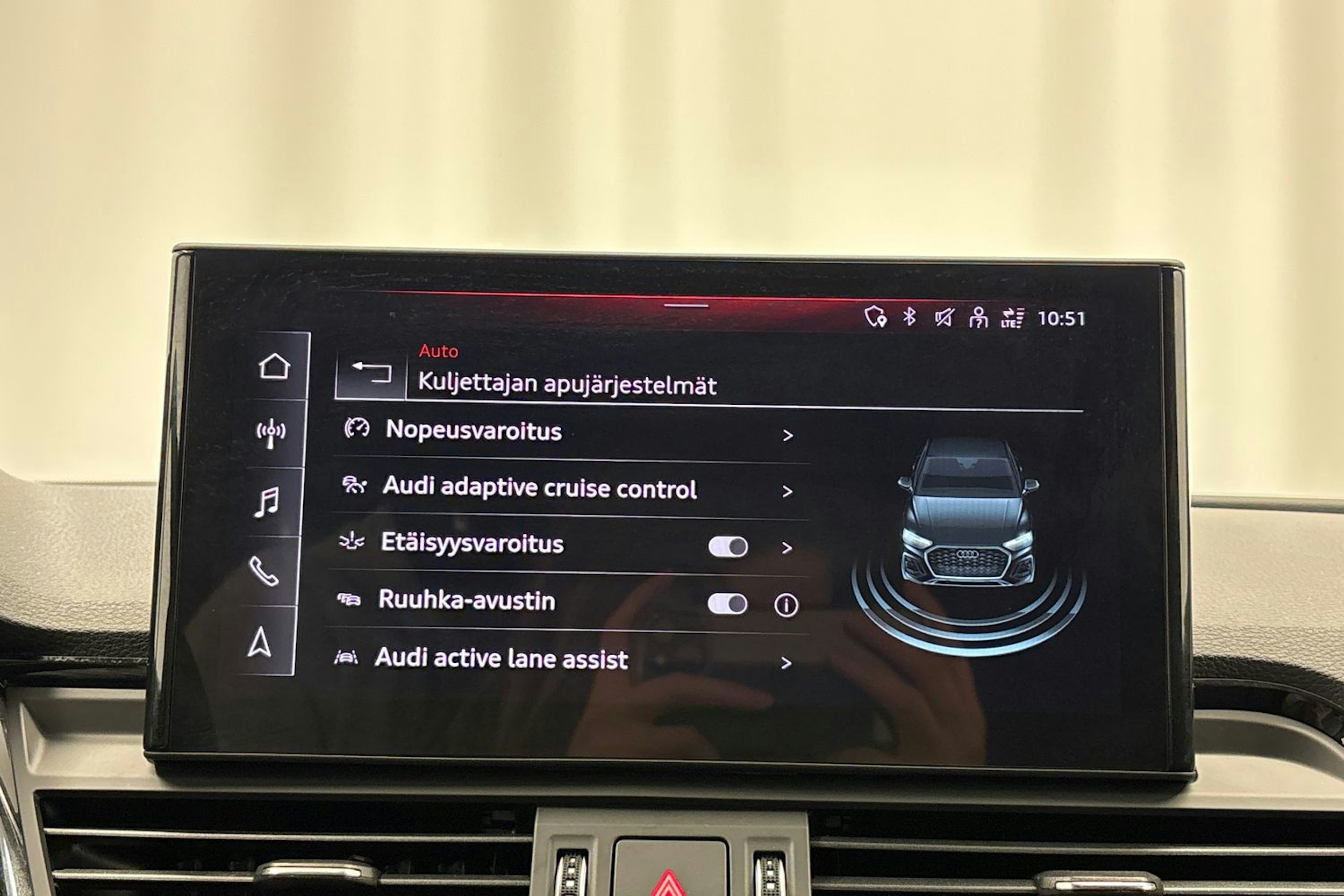 met. sininen Audi Q5 2023 kuva 24.