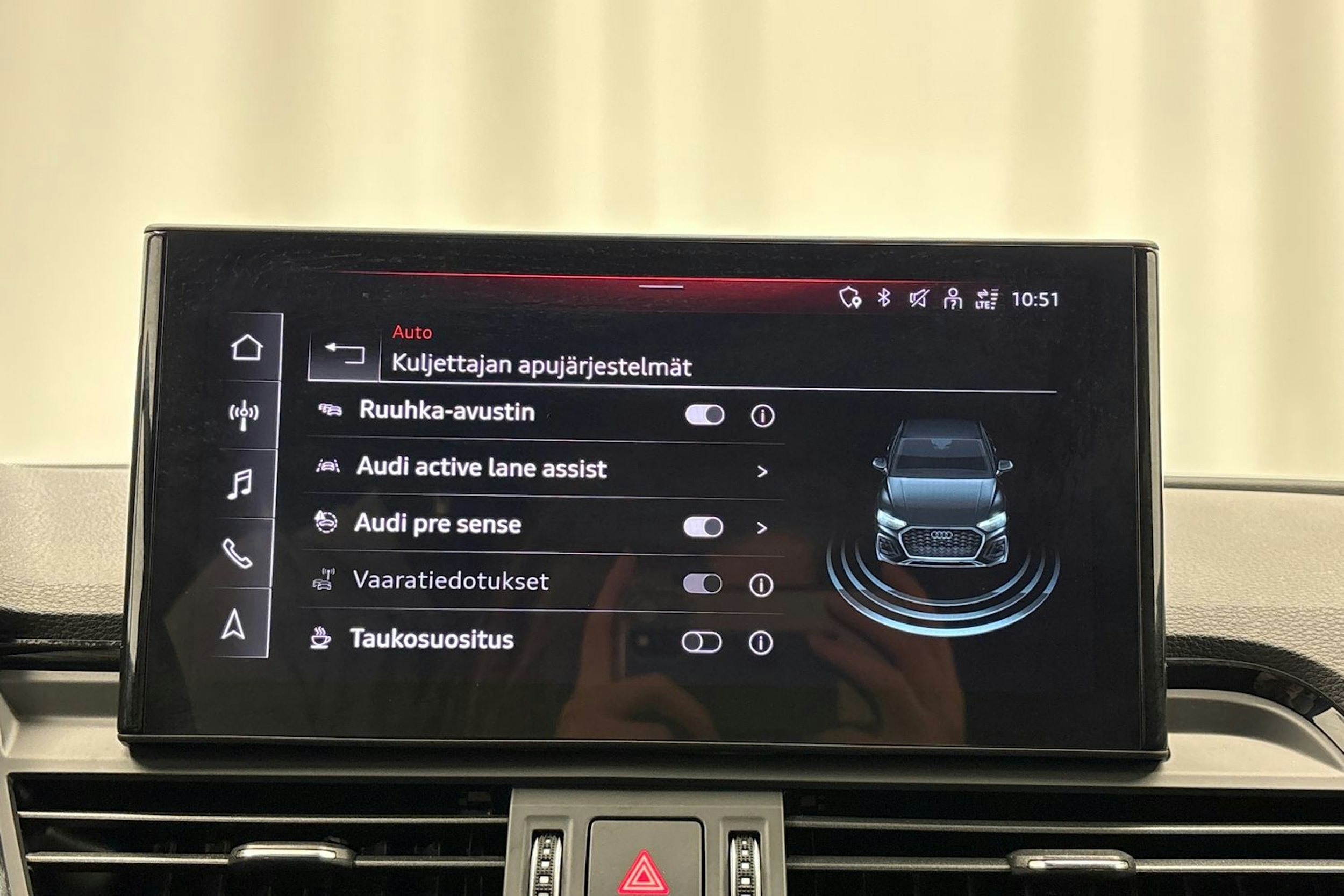 met. sininen Audi Q5 2023 kuva 25.