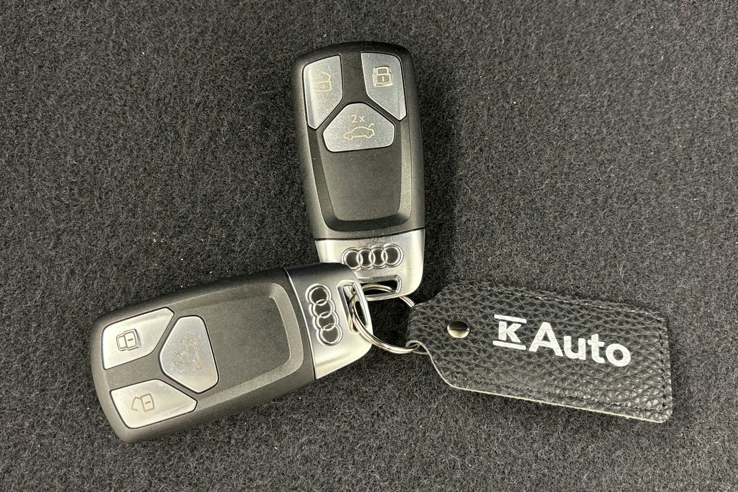 met. sininen Audi Q5 2023 kuva 31.