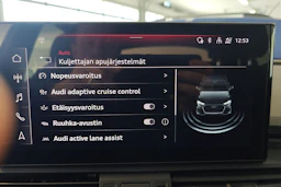 musta Audi Q5 2023 kuva 17.