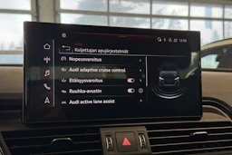 musta Audi Q5 2023 kuva 30.