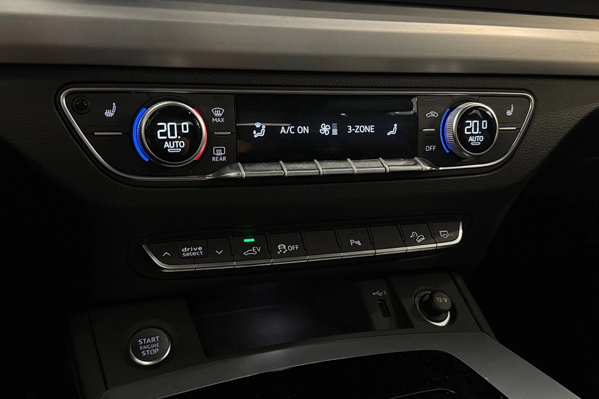 musta Audi Q5 2023 kuva 32.