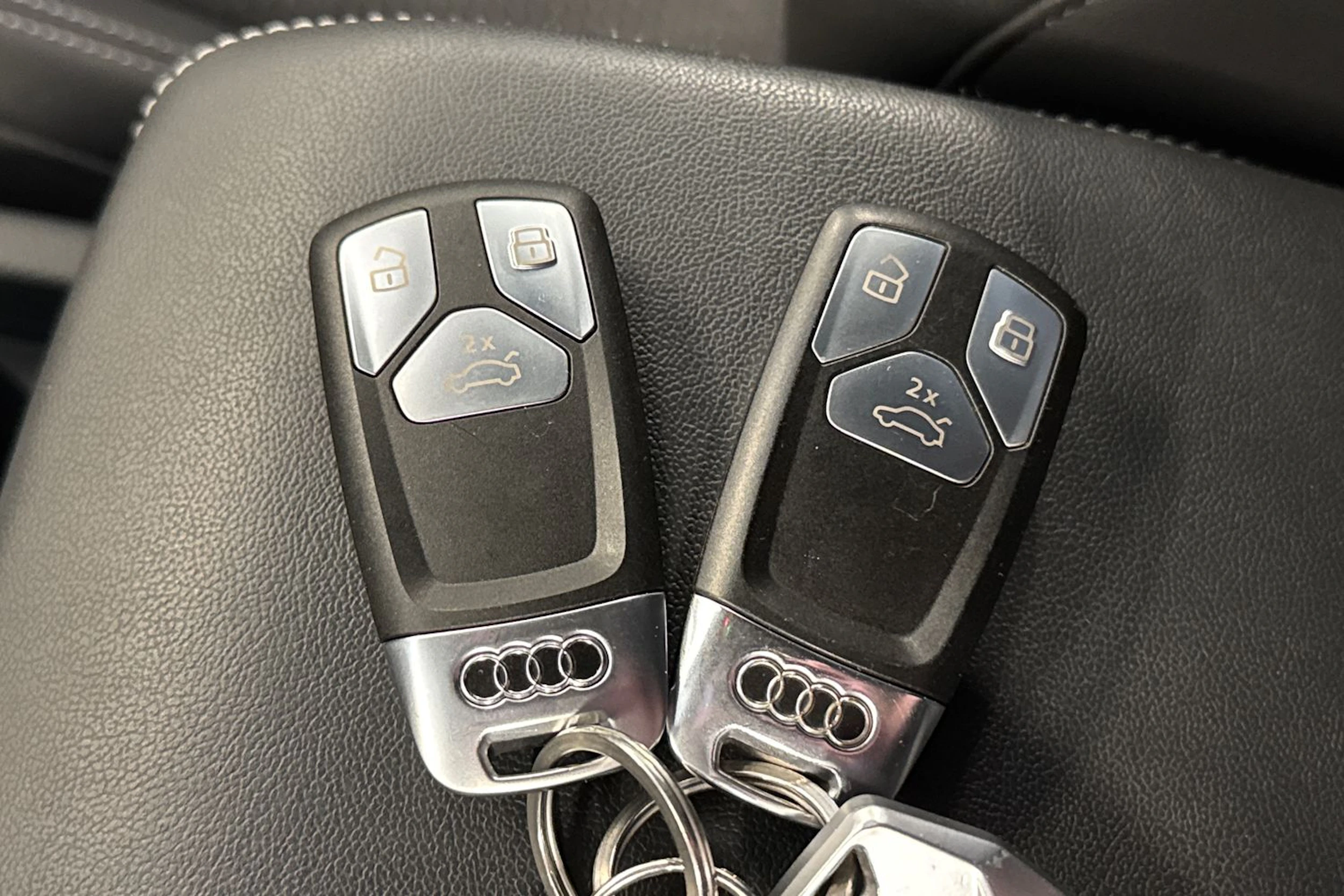 musta Audi Q5 2023 kuva 34.