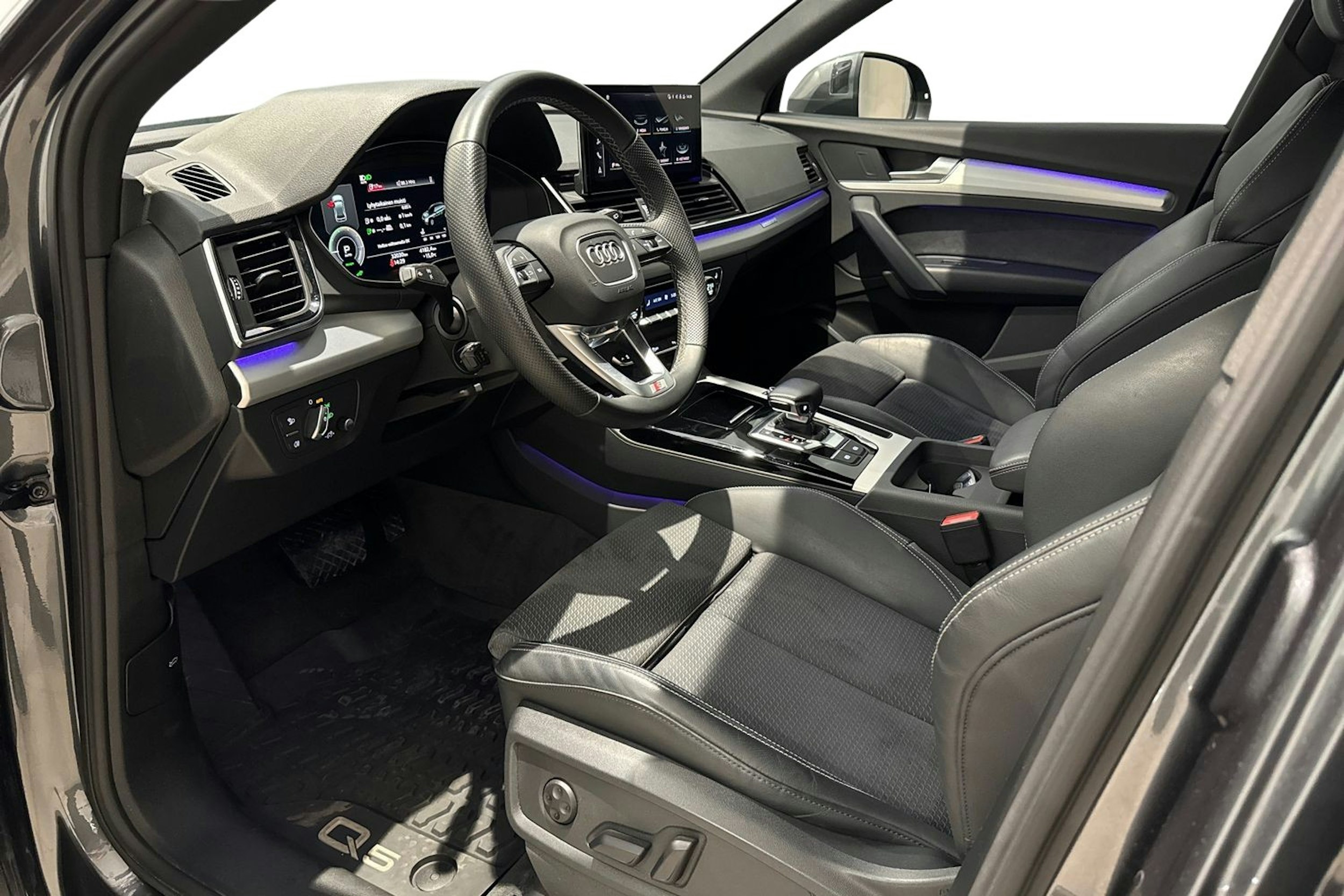 met. harmaa Audi Q5 2023 kuva 7.