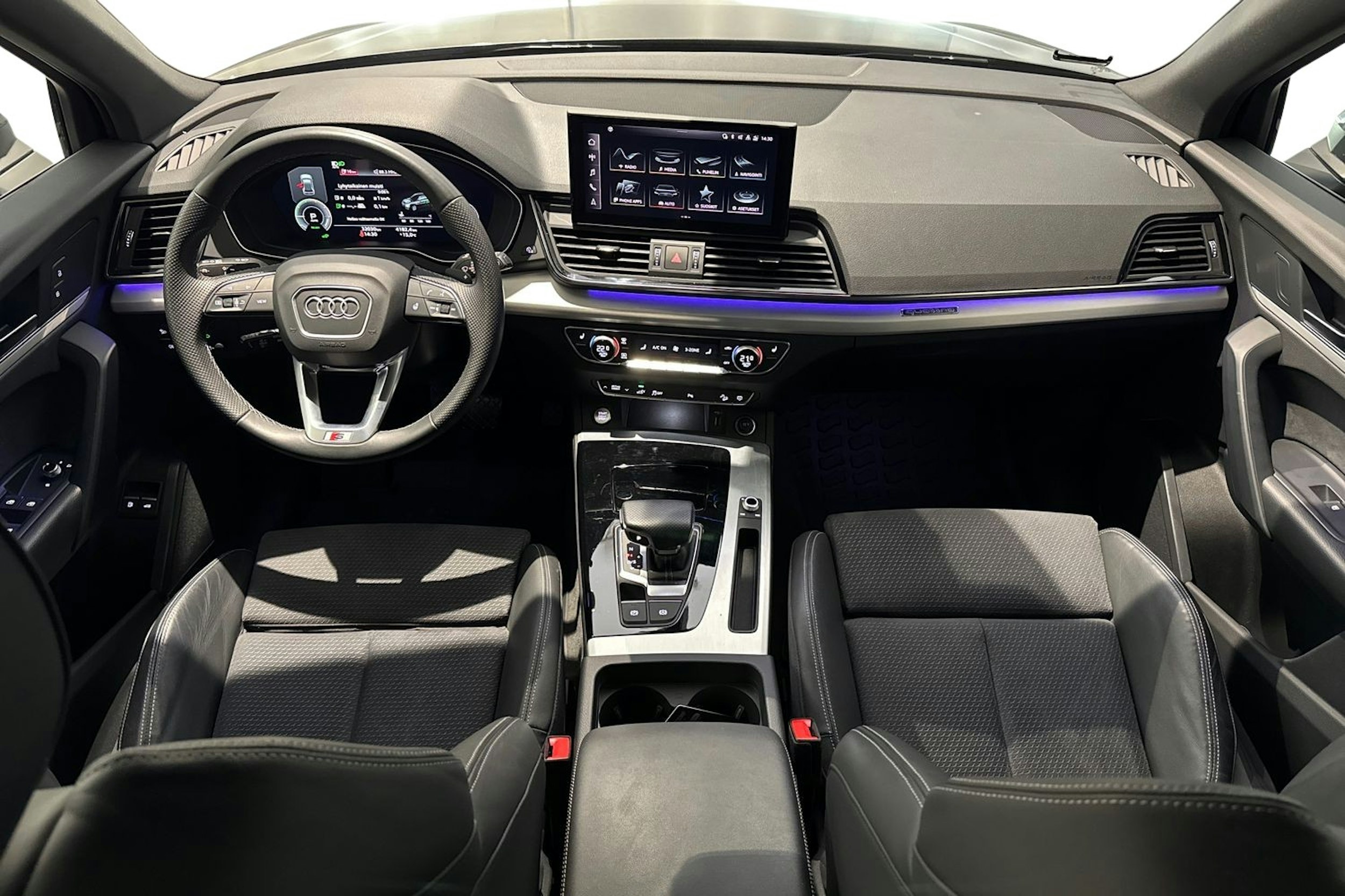 met. harmaa Audi Q5 2023 kuva 9.