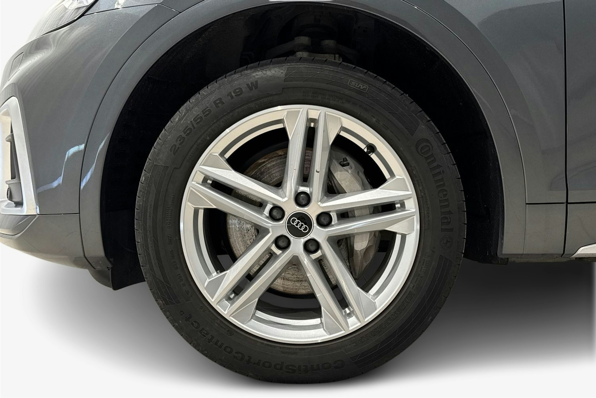 met. harmaa Audi Q5 2023 kuva 11.