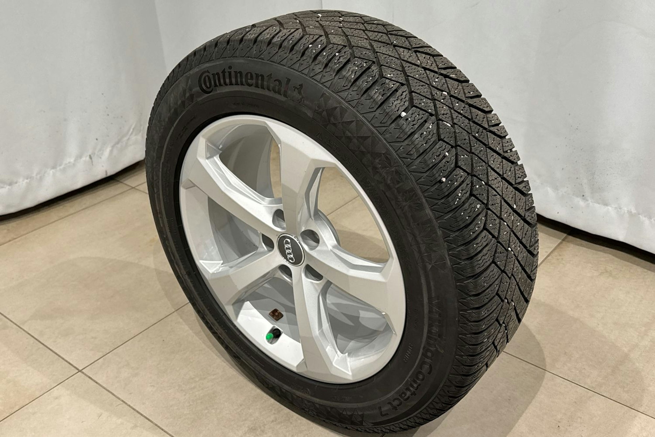 met. harmaa Audi Q5 2023 kuva 13.