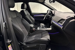 met. harmaa Audi Q5 2023 kuva 16.