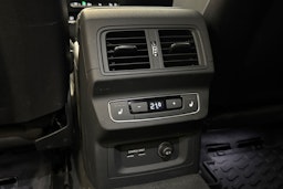 met. harmaa Audi Q5 2023 kuva 18.