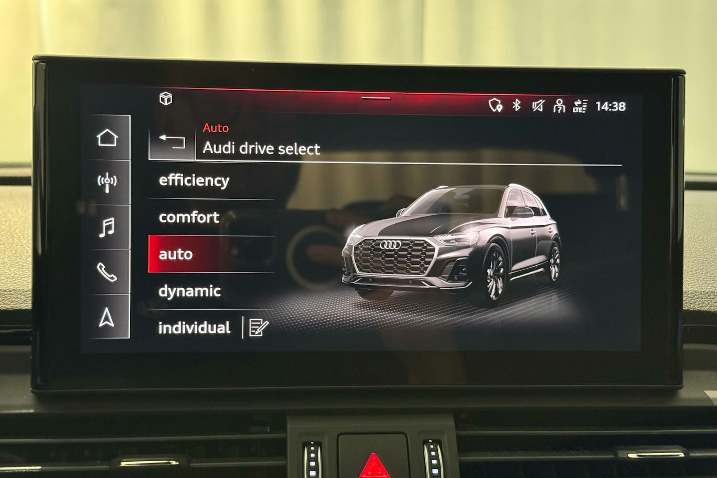 met. harmaa Audi Q5 2023 kuva 24.