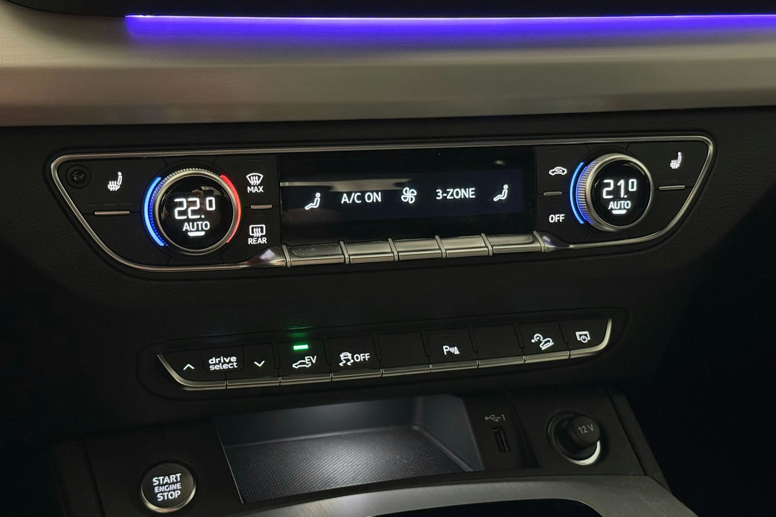 met. harmaa Audi Q5 2023 kuva 28.