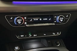 met. harmaa Audi Q5 2023 kuva 28.
