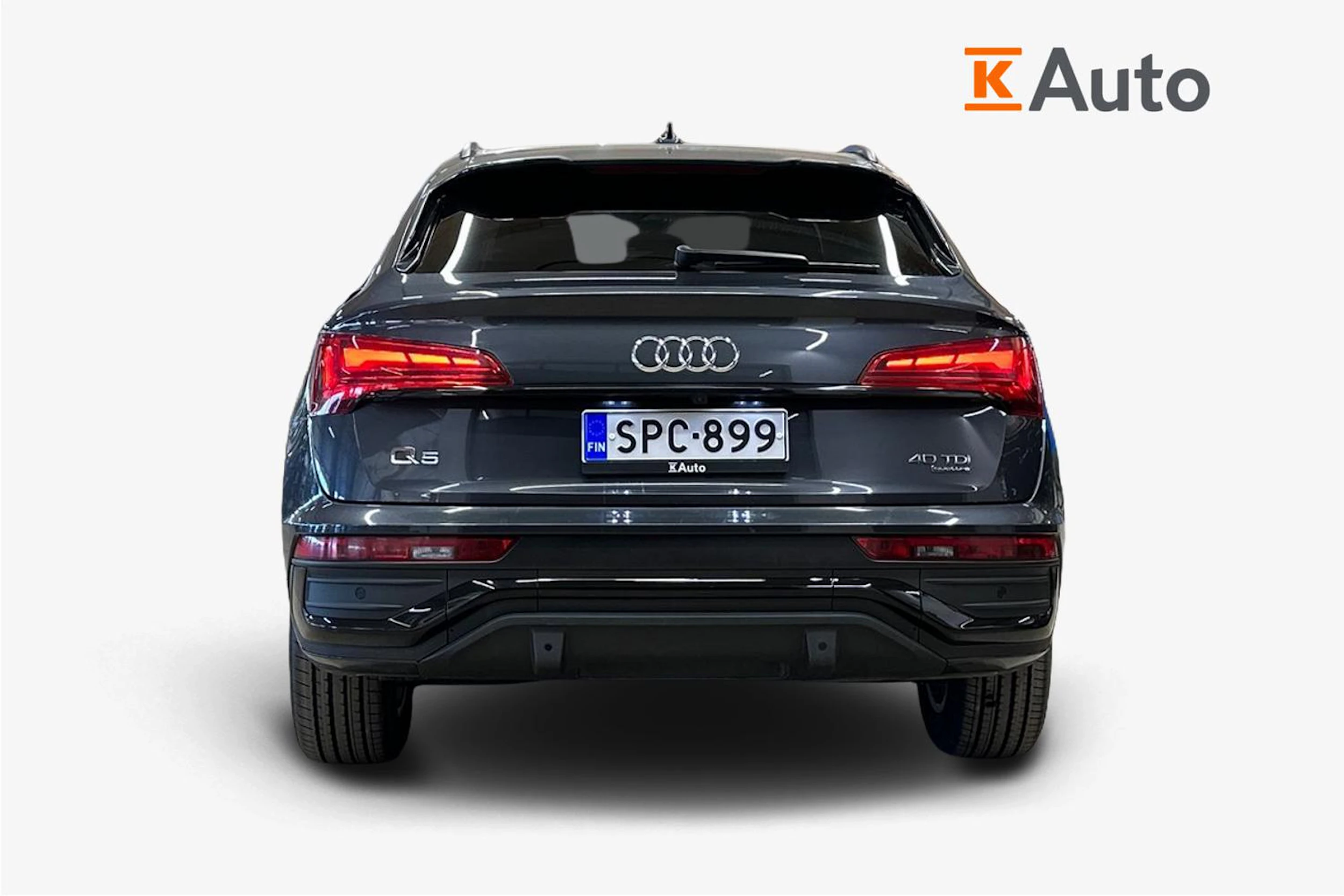 harmaa Audi Q5 2023 kuva 4.