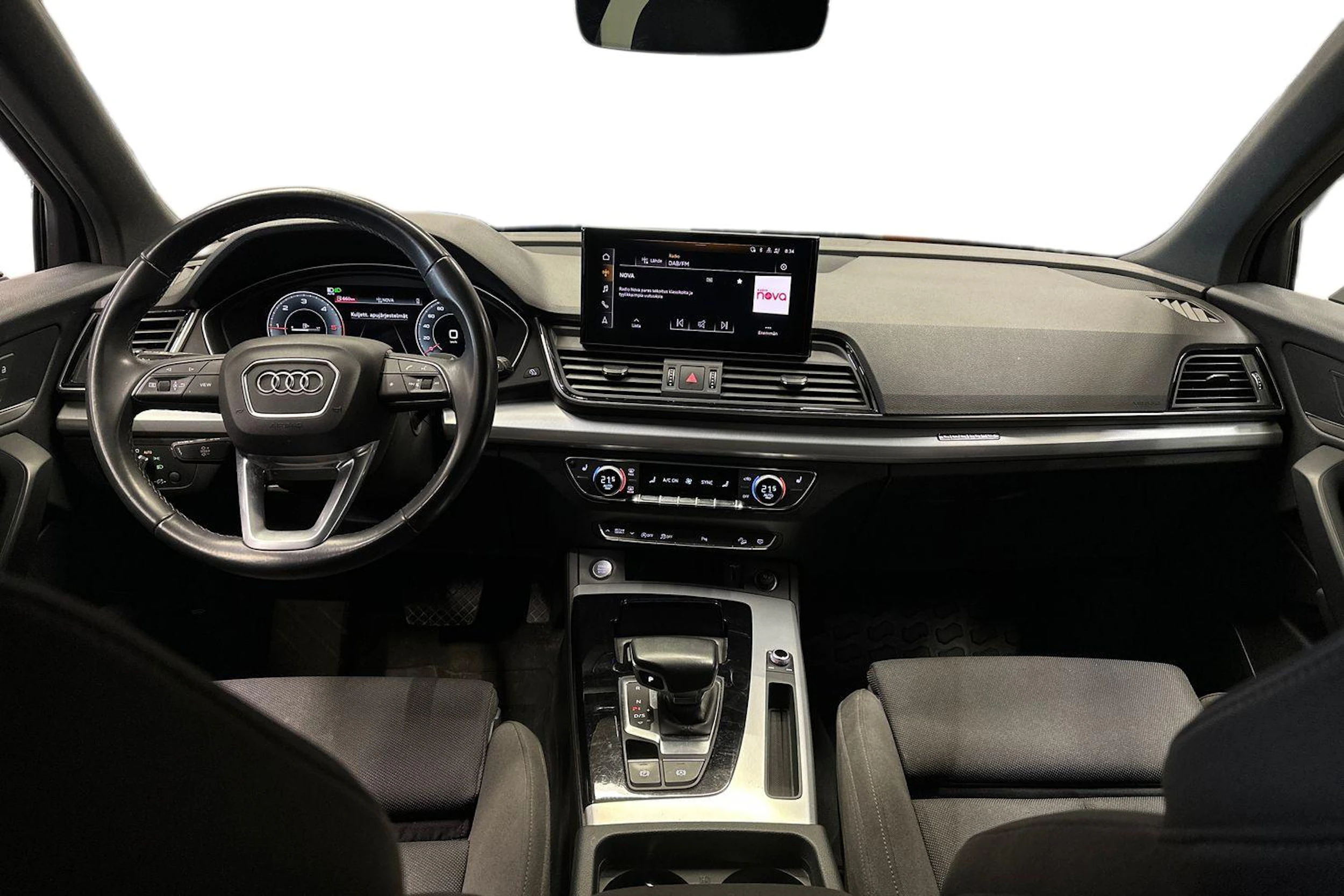 harmaa Audi Q5 2023 kuva 9.