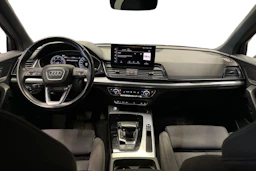 harmaa Audi Q5 2023 kuva 9.