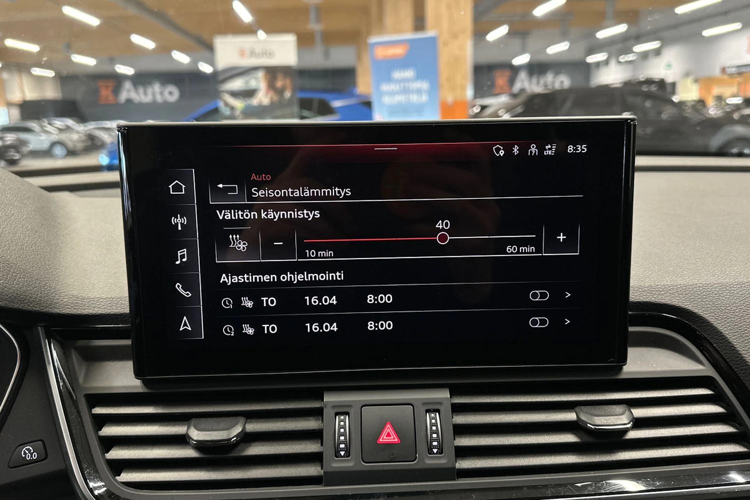 harmaa Audi Q5 2023 kuva 18.