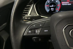 harmaa Audi Q5 2023 kuva 23.