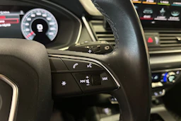 harmaa Audi Q5 2023 kuva 24.